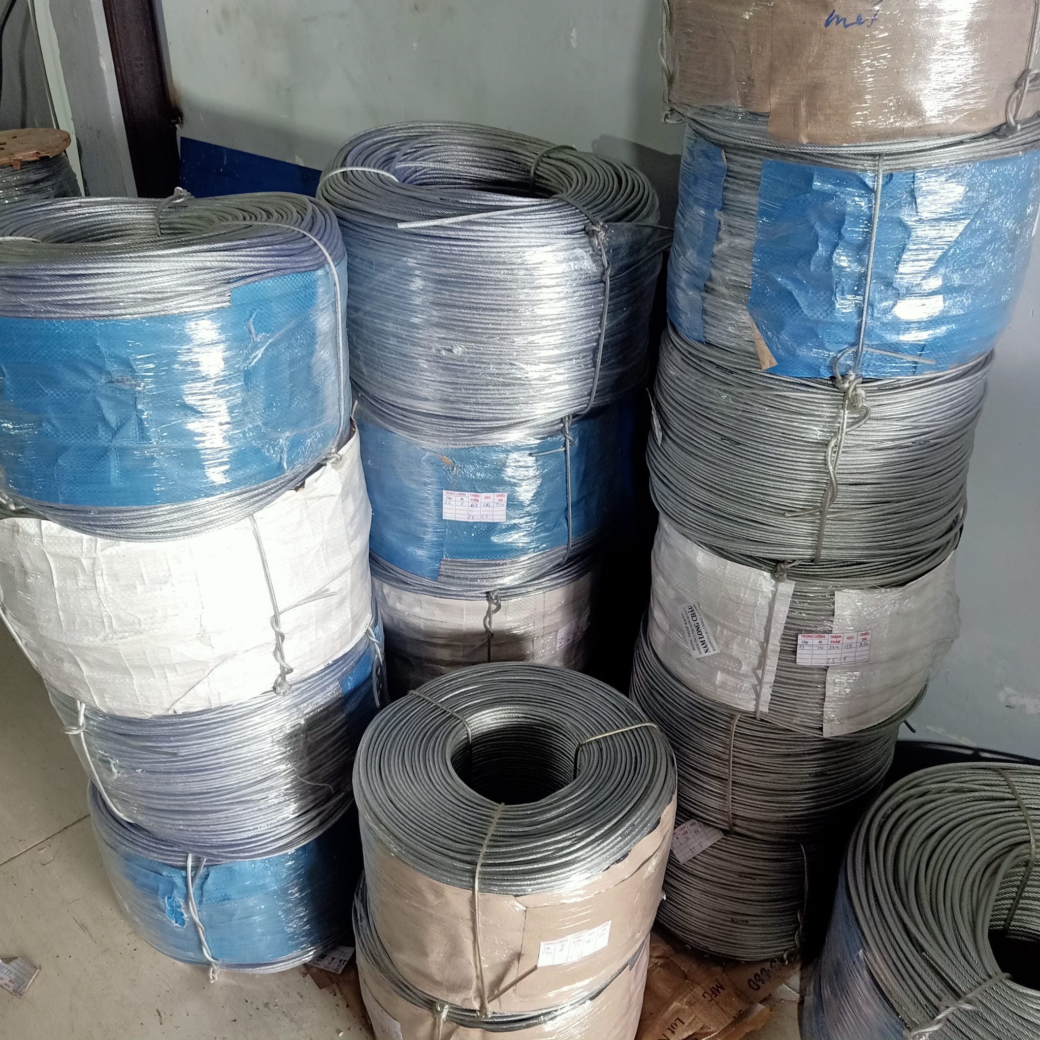 Ảnh cáp thép bọc nhựa